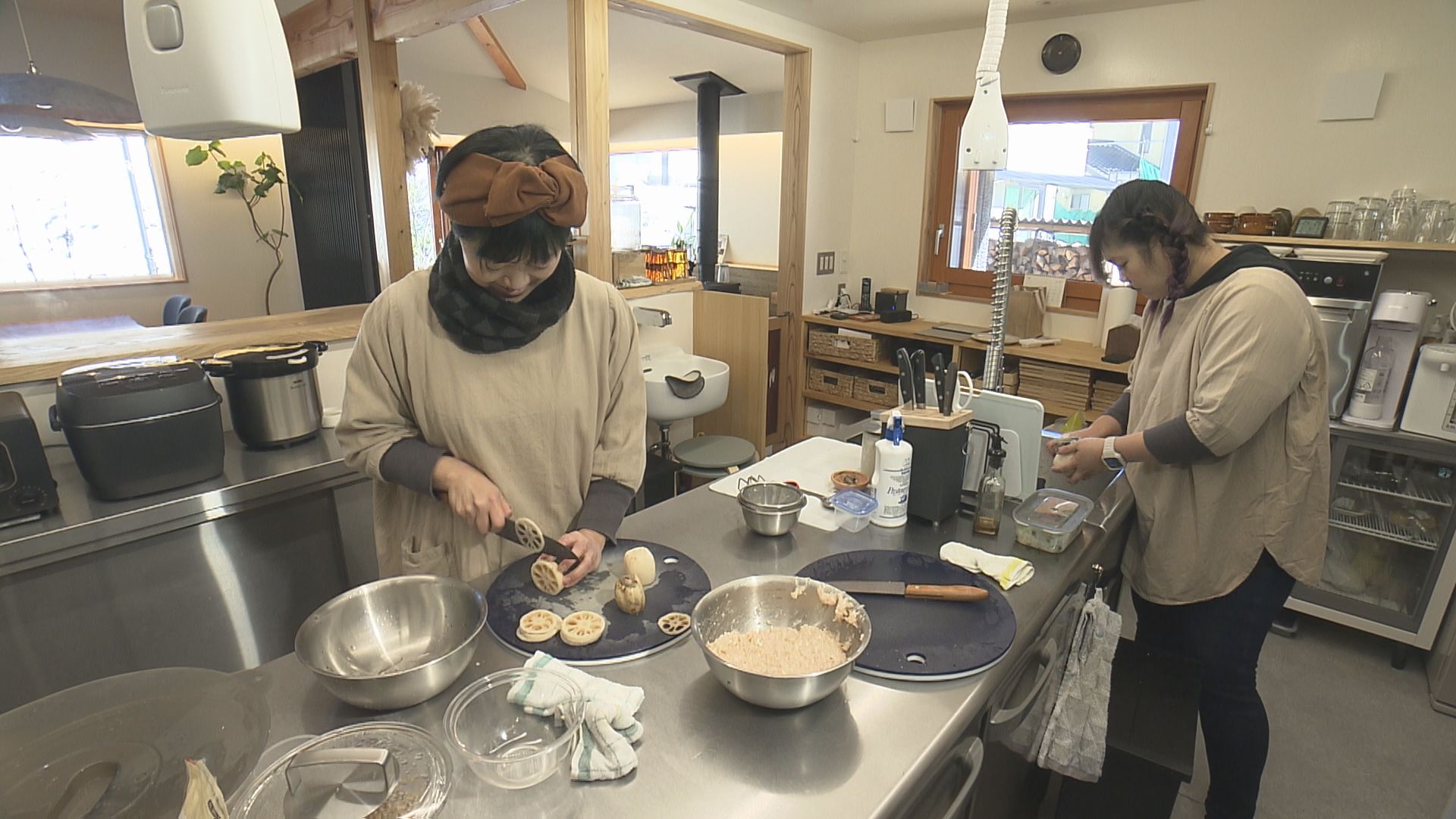 幅広い年代層が気楽に来られる、みんなの「居間」に